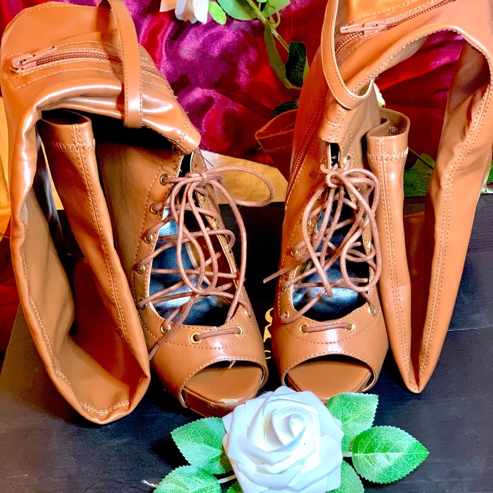 Heel - Picture 2 of 5
